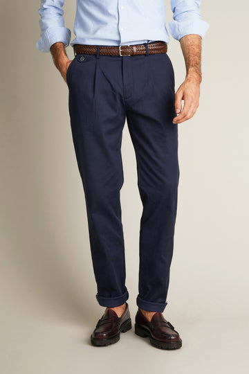 Chino à pinces marine